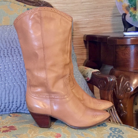 Mister Shoes - SUpEr CuTe Tan COWBOY BOOTS Size 8 🤠